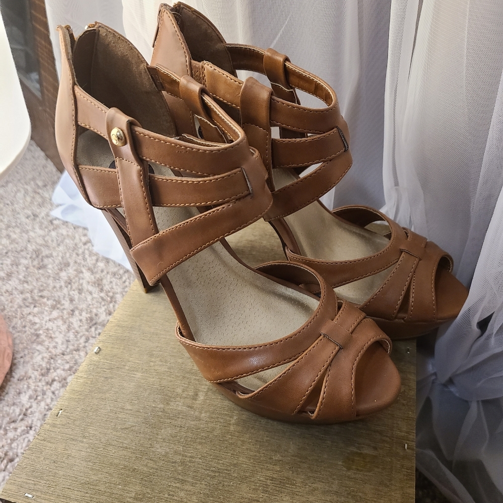 G by Guess - brown heeled sandals